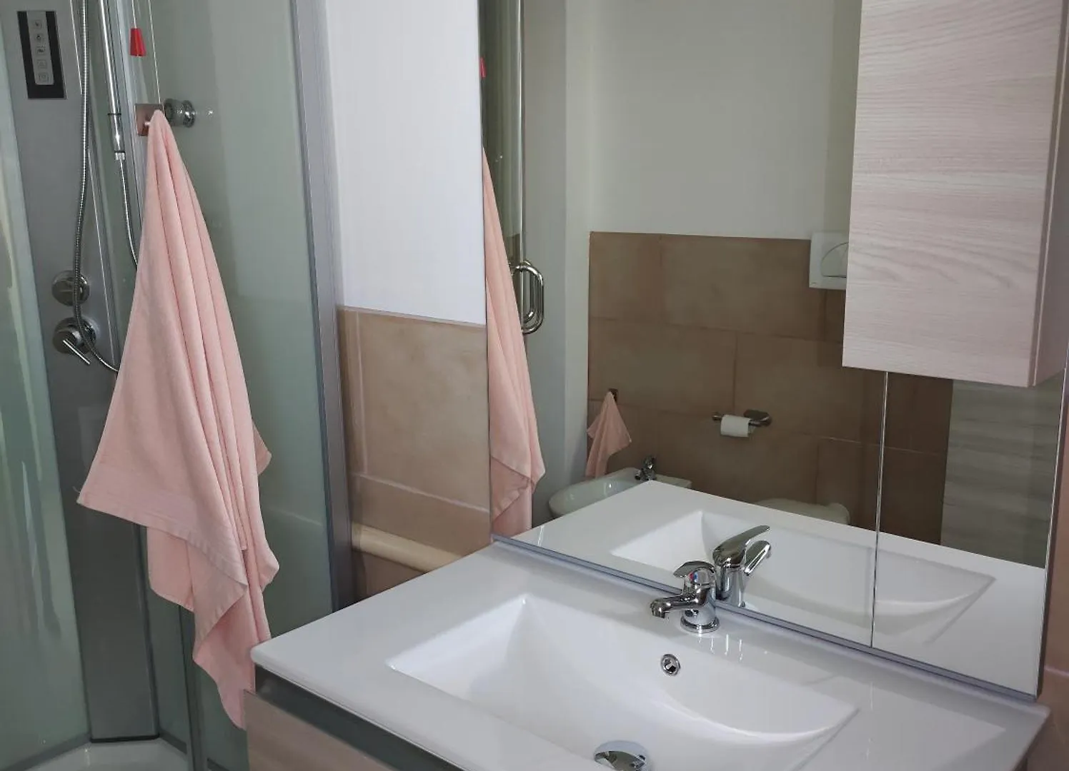 Affittacamere Villa ARA Canegrate